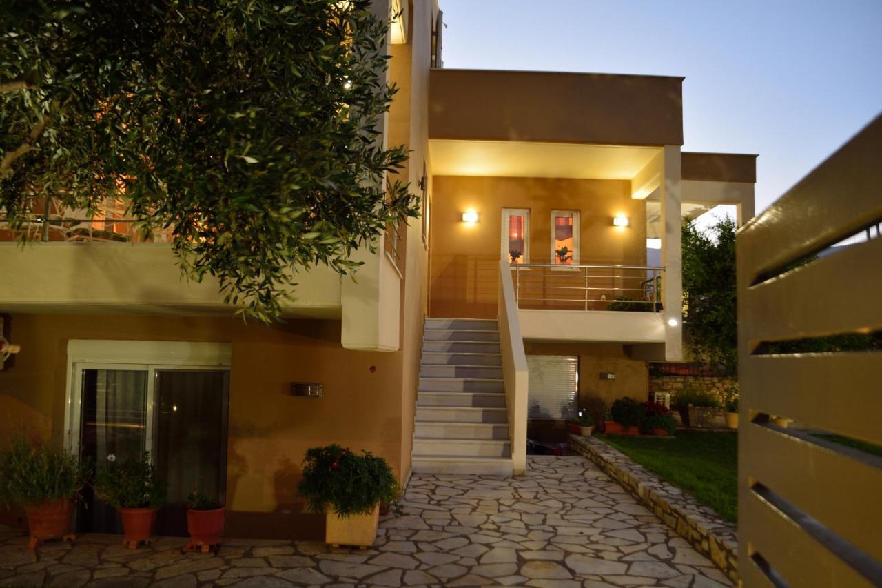 Fou'S Apartment Nafpaktos Exterior photo